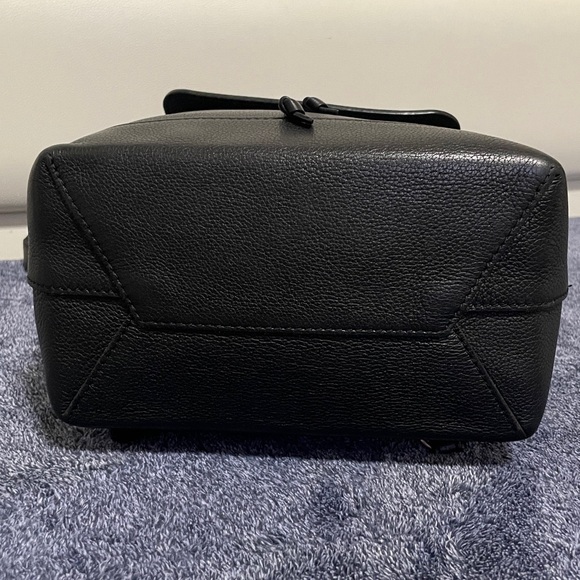 Louis Vuitton Lockme Backpack - Picture 8 of 16